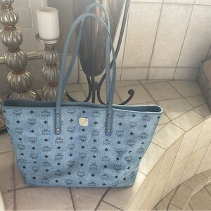 💥💥SOLD💥💥MCM LEATHER TOTE EUC
